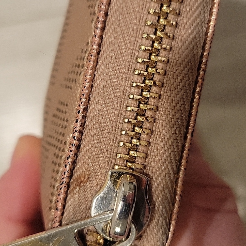 Michael Kors Wristlet/Wallet - Picture 6 of 10